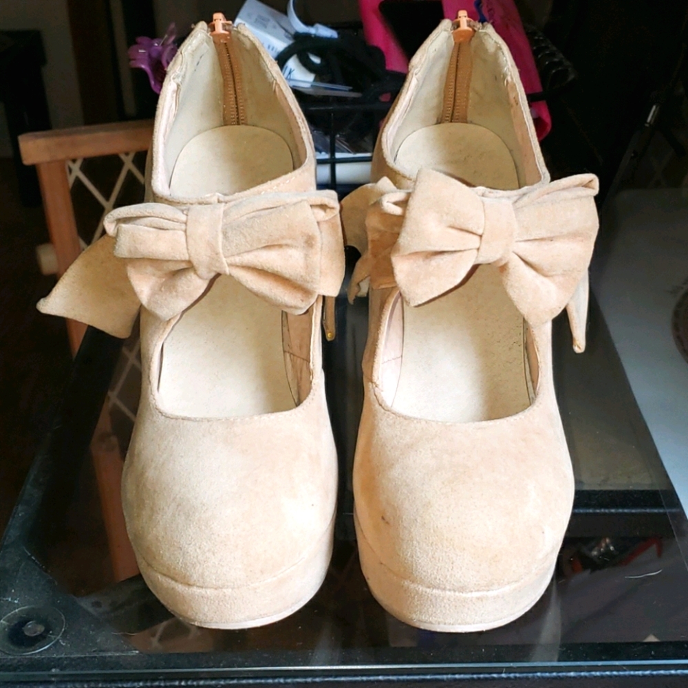Adorable Bowtie Suede Heels